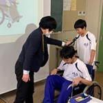 【ボランティア】中学1年生を対象に「ボランティア講演会」が行われました。