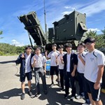 自衛隊装備品展示会を実施しました